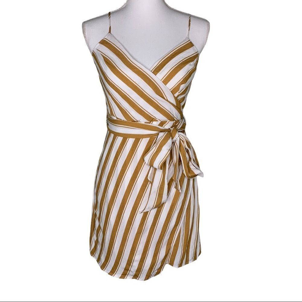 Essue tan or brown and white wrap dress - size small